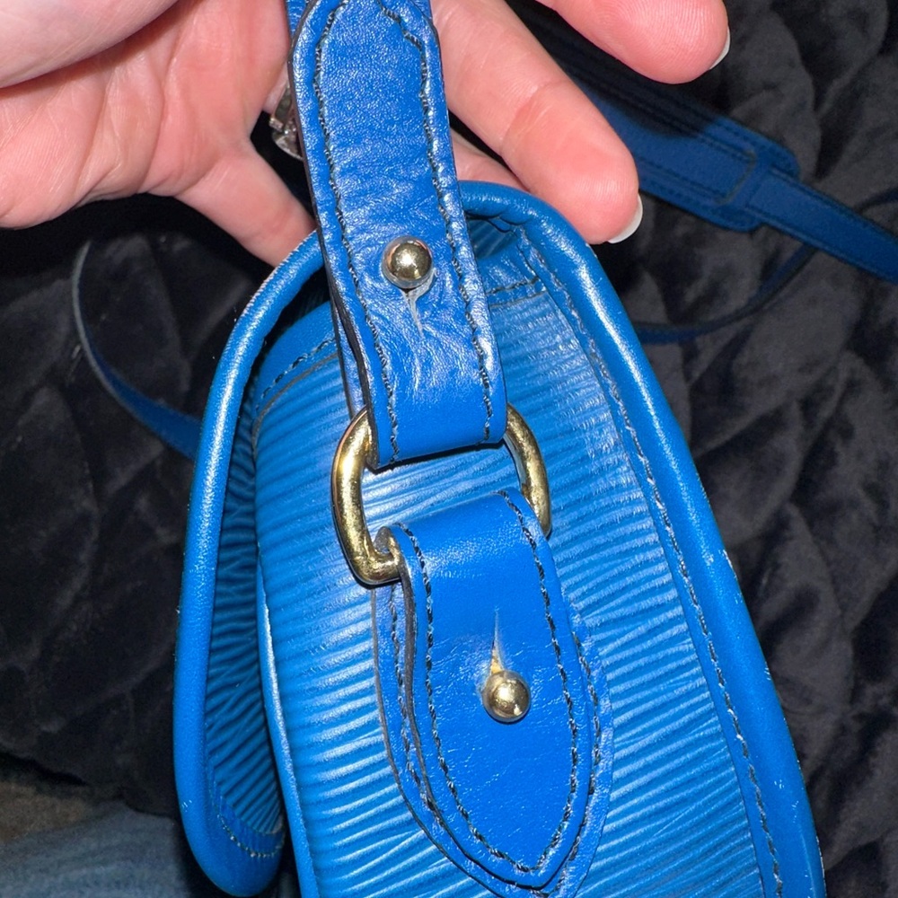 Blue Epi Leather Vintage crossbody purse - Picture 6 of 11